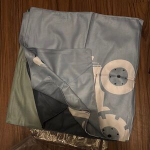 Blue and Gray Gear Print Blanket